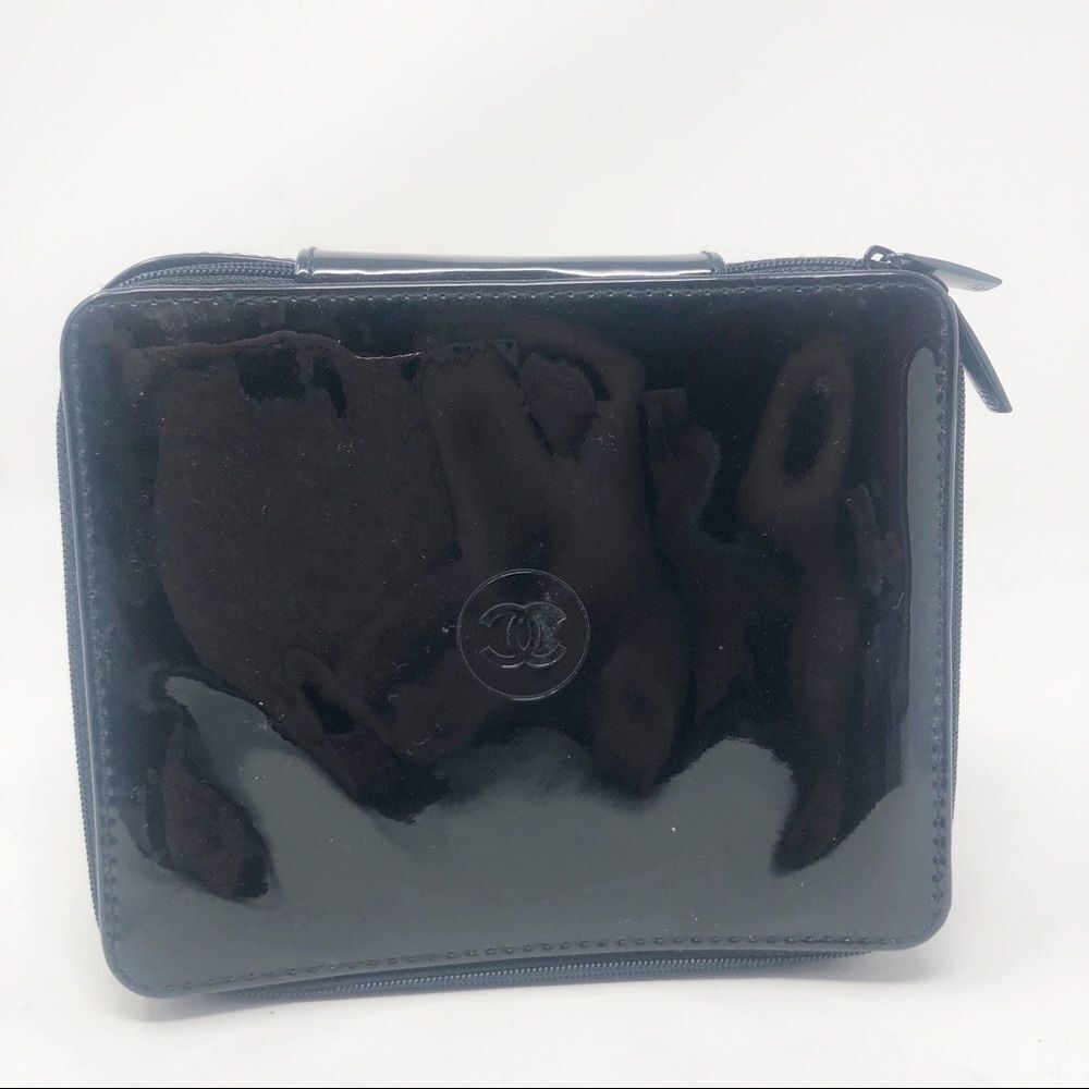 CHANEL | Ultra Correction Lift Cosmetic Case Black
